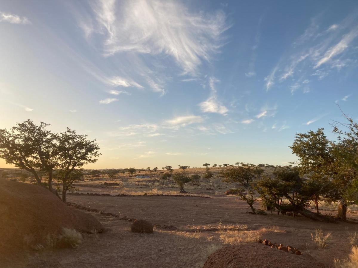 Ozohere Campsite And Himba Village Uis Exterior photo