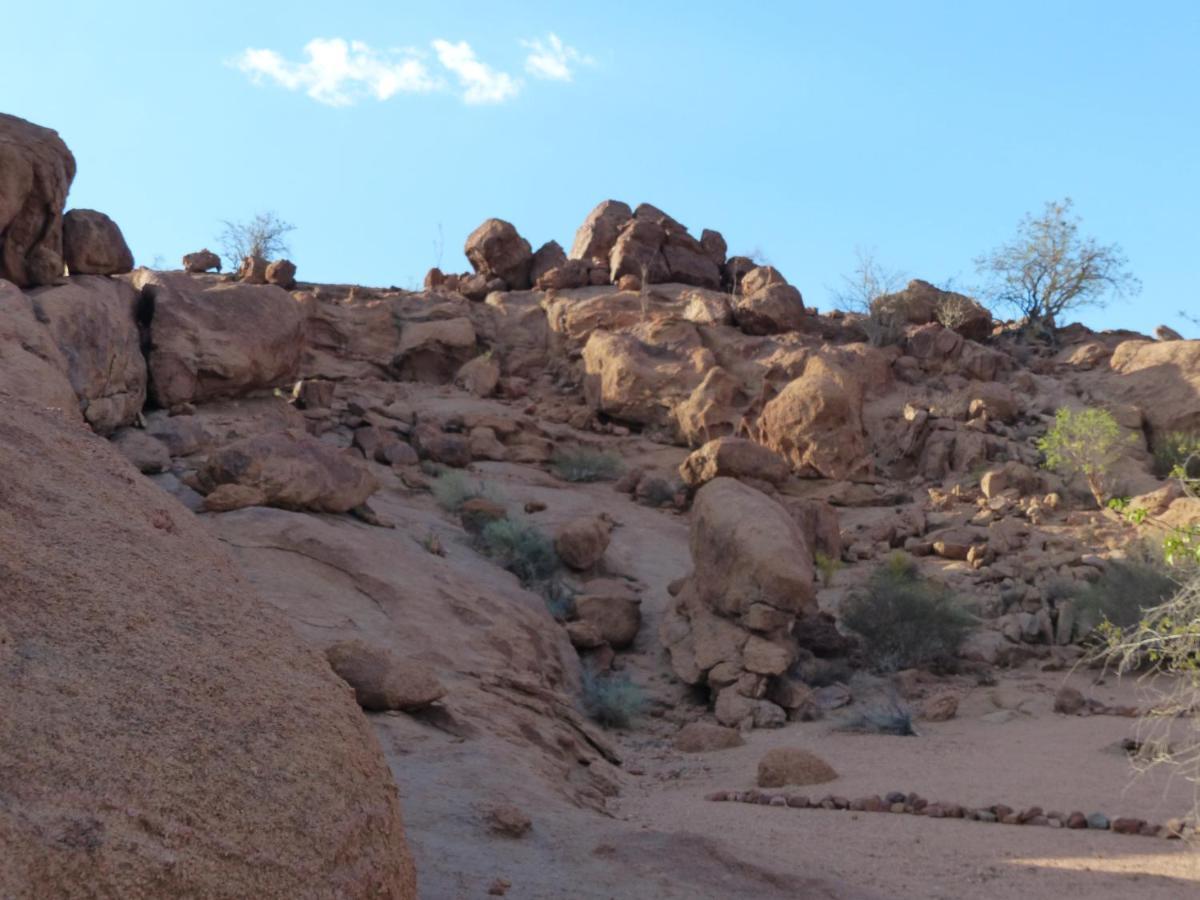 Ozohere Campsite And Himba Village Uis Exterior photo