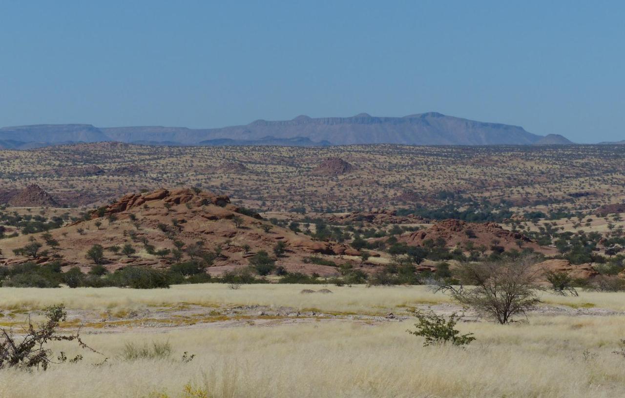 Ozohere Campsite And Himba Village Uis Exterior photo