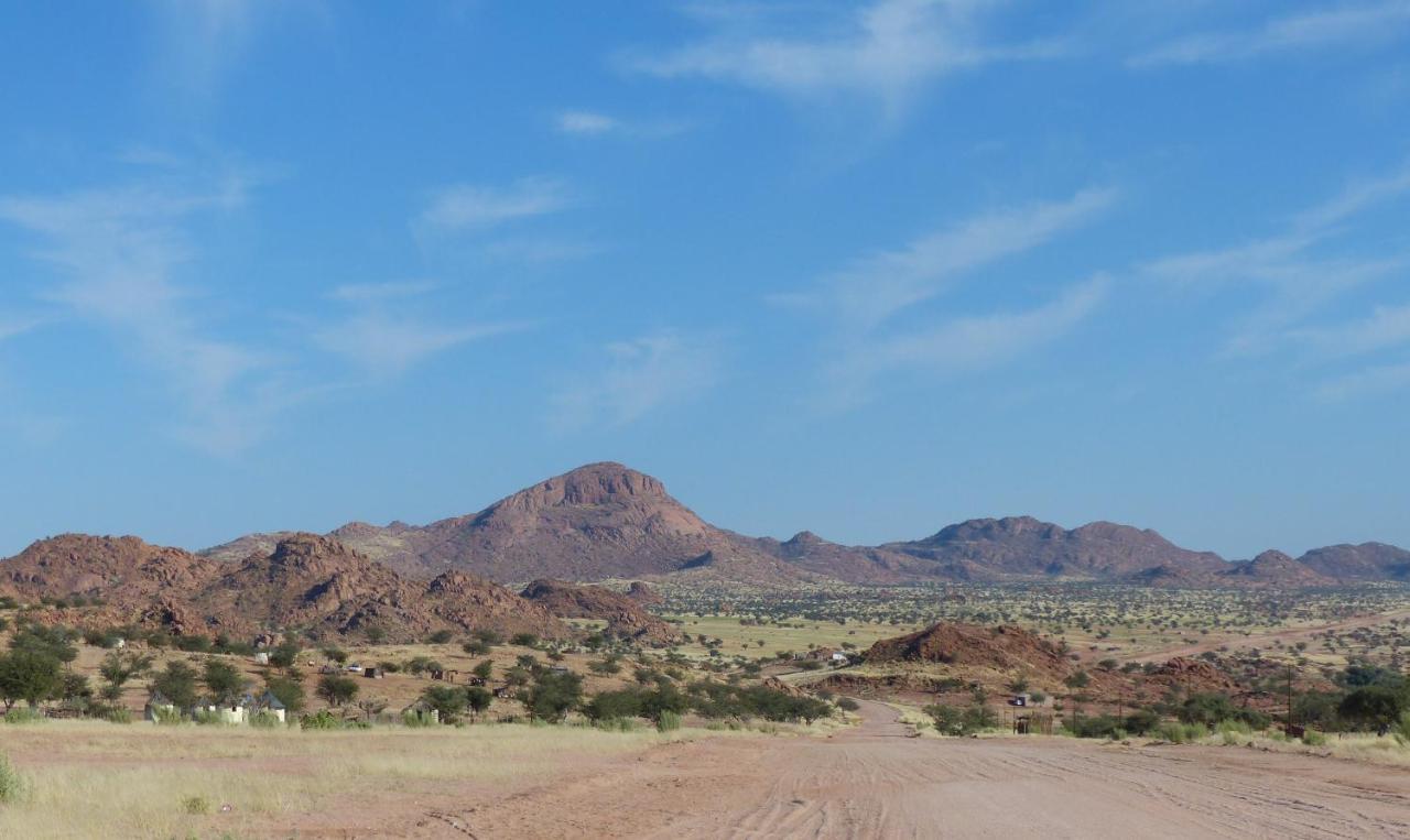 Ozohere Campsite And Himba Village Uis Exterior photo